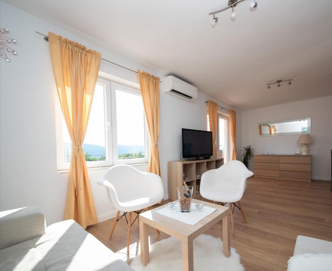 Apartman Sous Les Rochers Grizane-Belgrad Екстер'єр фото