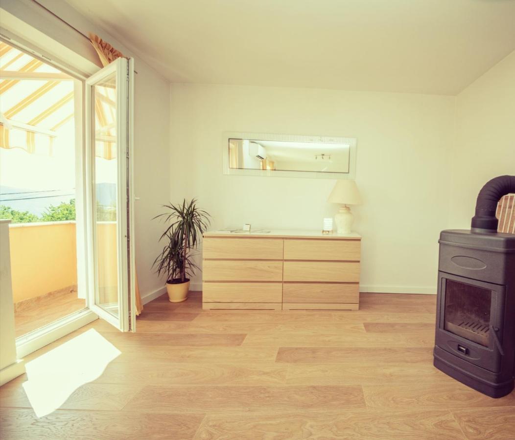 Apartman Sous Les Rochers Grizane-Belgrad Екстер'єр фото