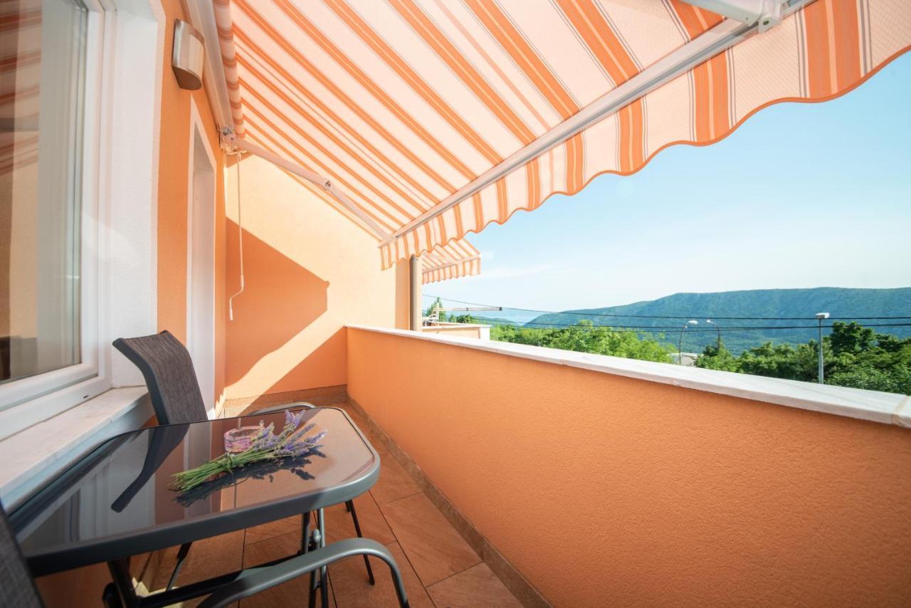 Apartman Sous Les Rochers Grizane-Belgrad Екстер'єр фото