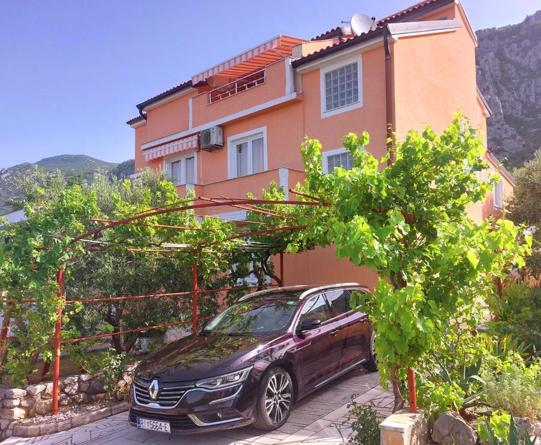 Apartman Sous Les Rochers Grizane-Belgrad Екстер'єр фото