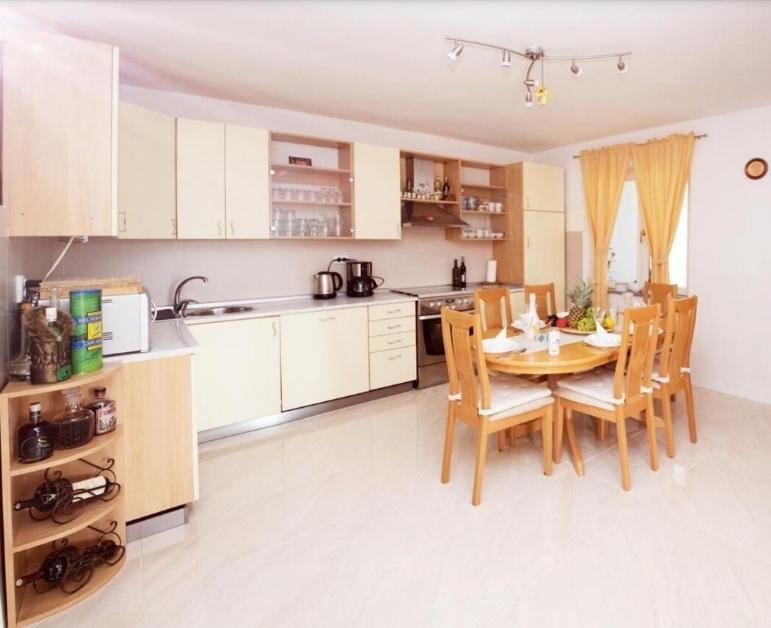 Apartman Sous Les Rochers Grizane-Belgrad Екстер'єр фото
